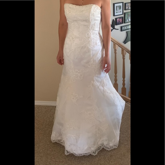 Jade Daniels Wedding Dress altered but never worn - Picture 1 of 8